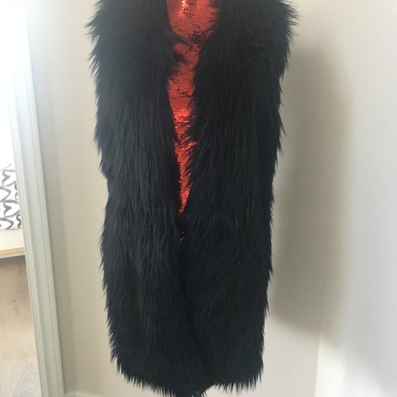 Faux Fur Vest - Picture 1 of 7